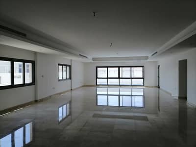 LUXURIOUS 5BR VILLA WITH ELEVATOR |MAID ROOM LUXURIOUS 5BR VILLA WITH ELEVATOR |MAID ROOM