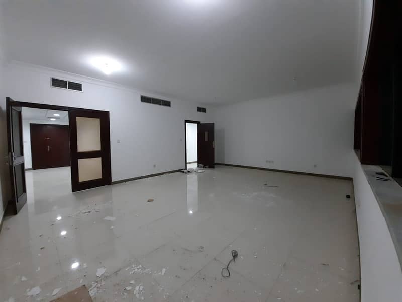 Beautiful Renovated 3bhk with maid room