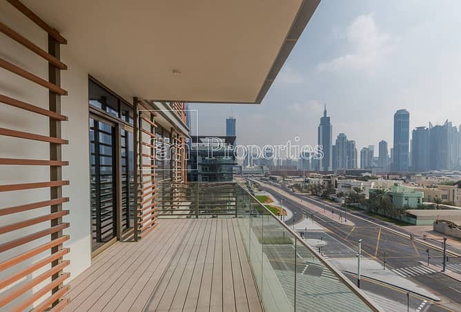 Views of SZR! Great Offer on Stunning Apartment!