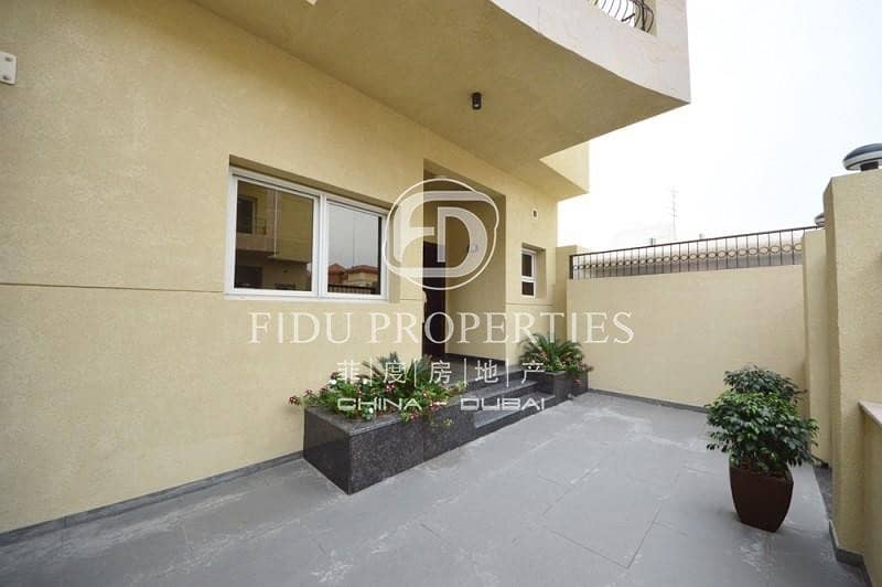 8 Spacious Well Maintained Villa With Private Pool
