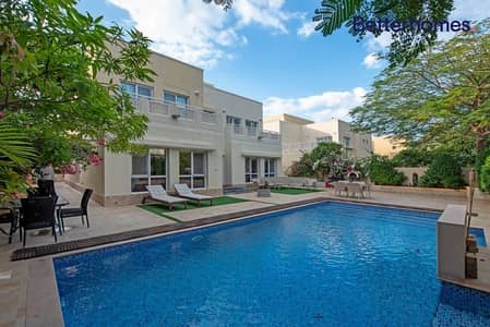 Fully Upgraded 5 Beds with Private Pool I V O T Fully Upgraded 5 Beds with Private Pool I V O T