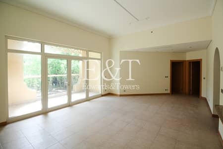 Large Balcony|Exclusive beachfront clubhouses| PJ Large Balcony|Exclusive beachfront clubhouses| PJ