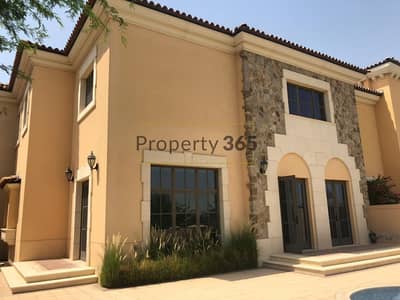 SINGLE ROW I PRIVATE POOL I DOUBLE GARAGE I MOVE IN IMMEDIATELY SINGLE ROW I PRIVATE POOL I DOUBLE GARAGE I MOVE IN IMMEDIATELY