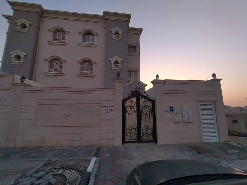 فيلا ممتازة مدخل خاص 5 غرف بمدينة محمد بن زايد