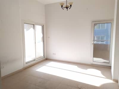 Spacious 2 Bedrooms Near To New Land School