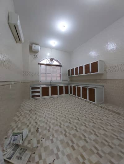 Spacious Apartment 4 Bedroom Hall in Al Shamkha