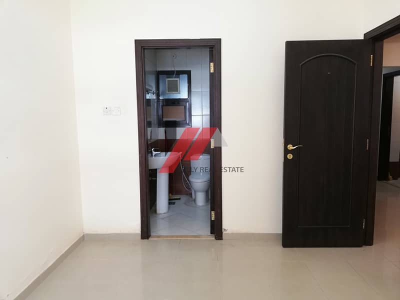 2 Very spacious 1bhk apartment with wardrobe rent only 32k 4 or 6 cheques payment