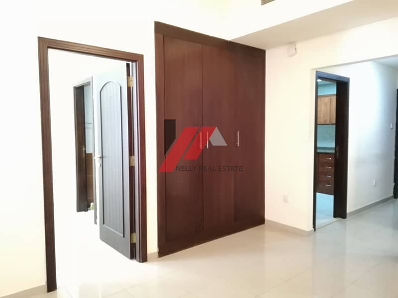 3 Very spacious 1bhk apartment with wardrobe rent only 32k 4 or 6 cheques payment