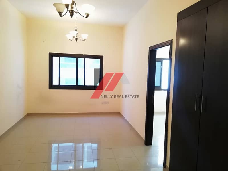 6 Very spacious 1bhk apartment with wardrobe rent only 32k 4 or 6 cheques payment