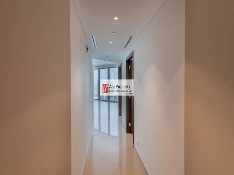 18 Downtown No 1.2BR Unit.  Fall in love with this sensational contemporary apartment