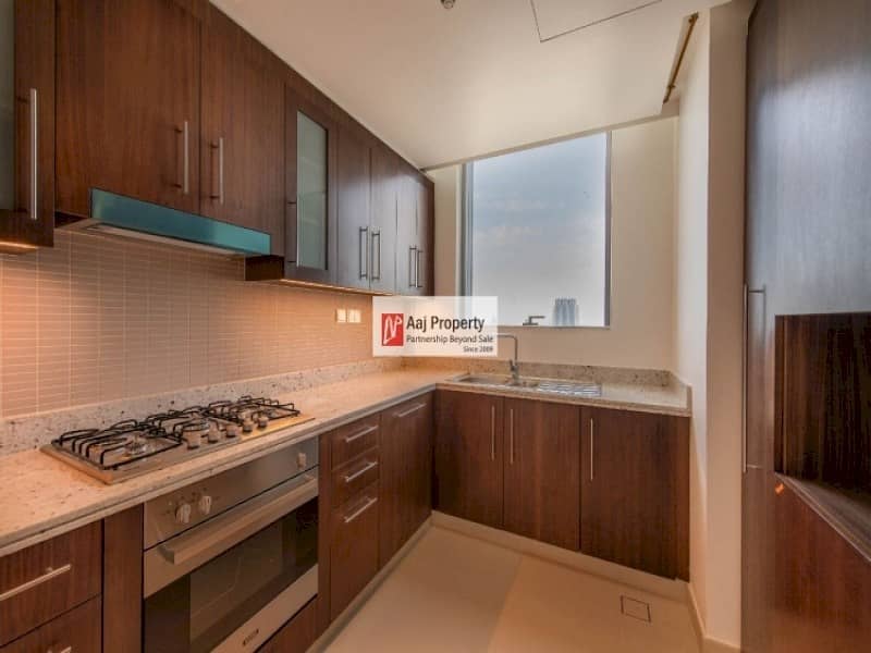 21 Downtown No 1.2BR Unit.  Fall in love with this sensational contemporary apartment