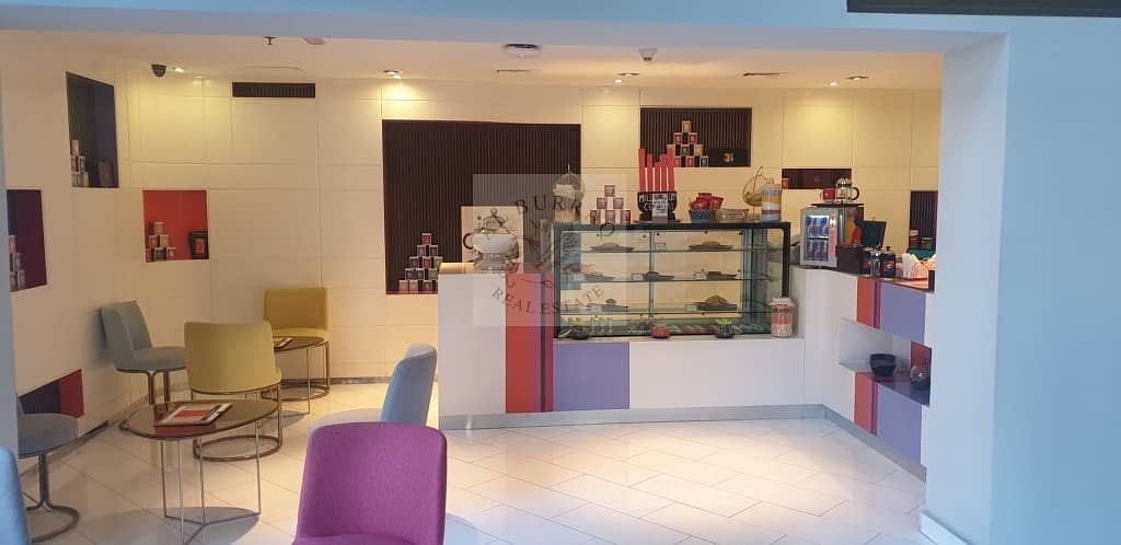 Ready working Shop in Hotel Lobby with equipment for rent Ready working Shop in Hotel Lobby with equipment for rent