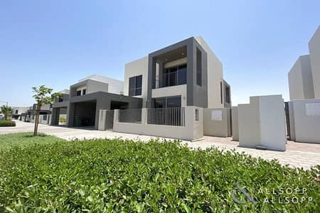 Next to Pool | Single Row | 4 Bedrooms Next to Pool | Single Row | 4 Bedrooms