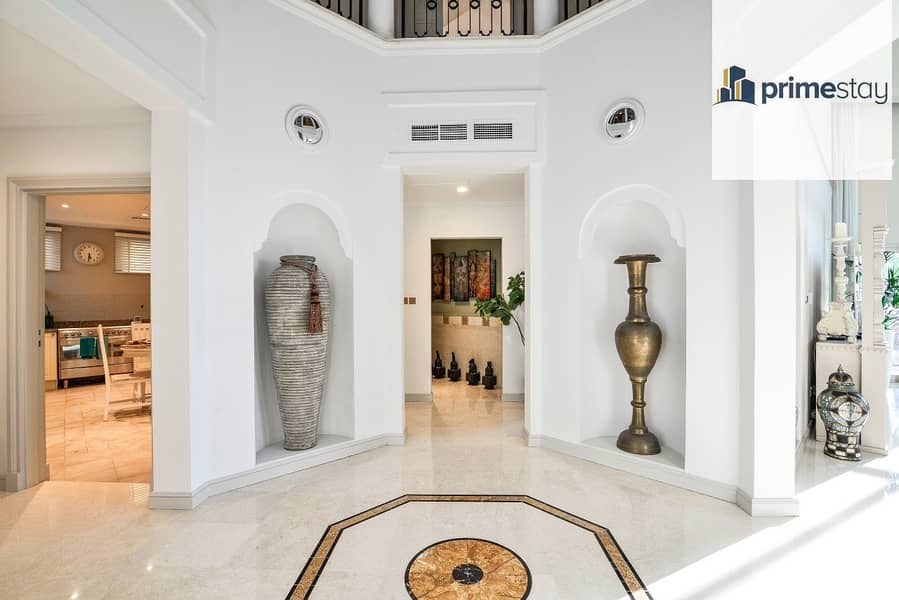 116 Stunning 5BR Villa with Private Pool in Palm