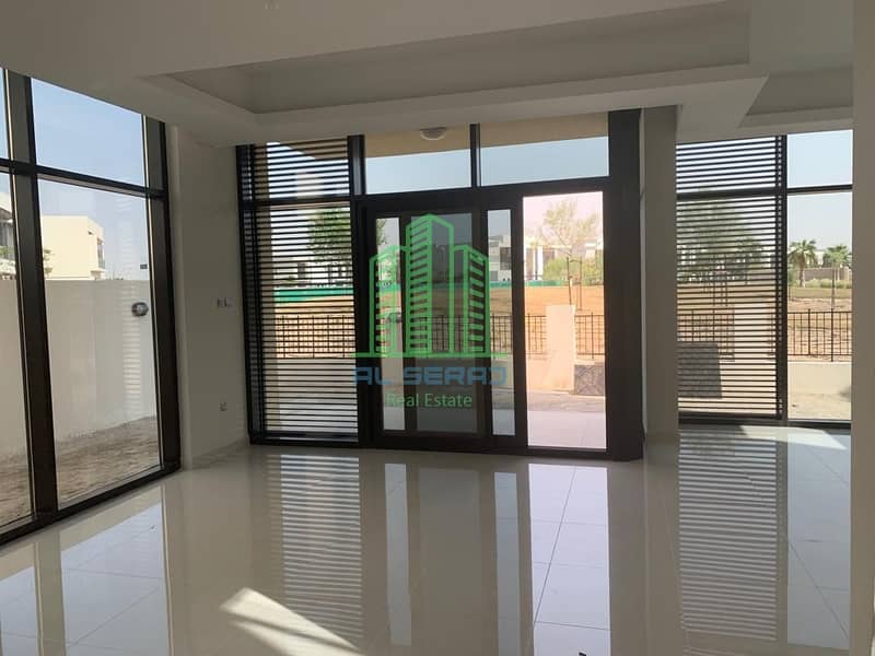 owns villa 6 bed room and in DAMAC Hills for only AED 2