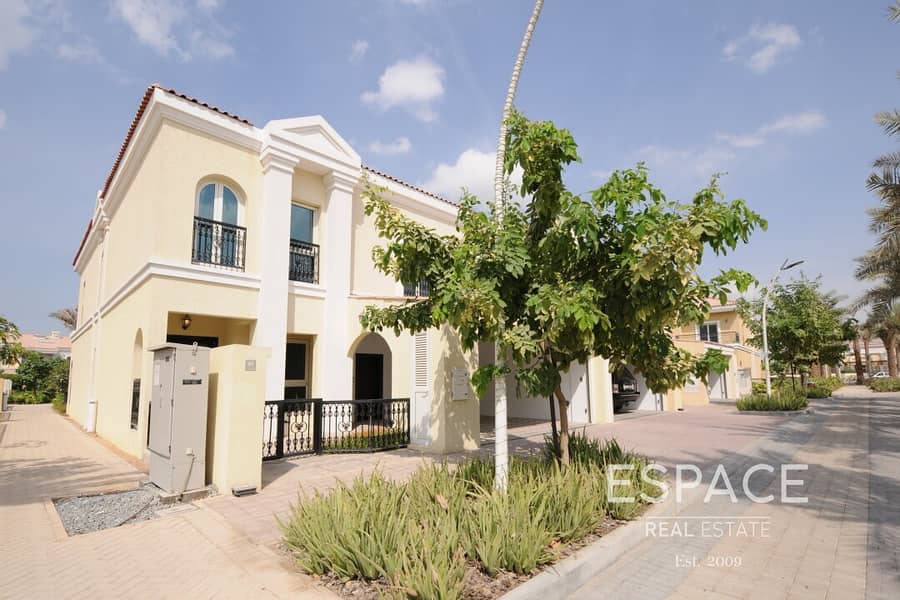 High Quality Finish - 4 Bedrooms - Townhouse