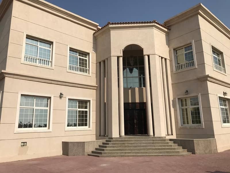 Luxury villa for rent in El khawaneej (5bed room +2hall +majls +maidroom +planted garden +big cover parking)