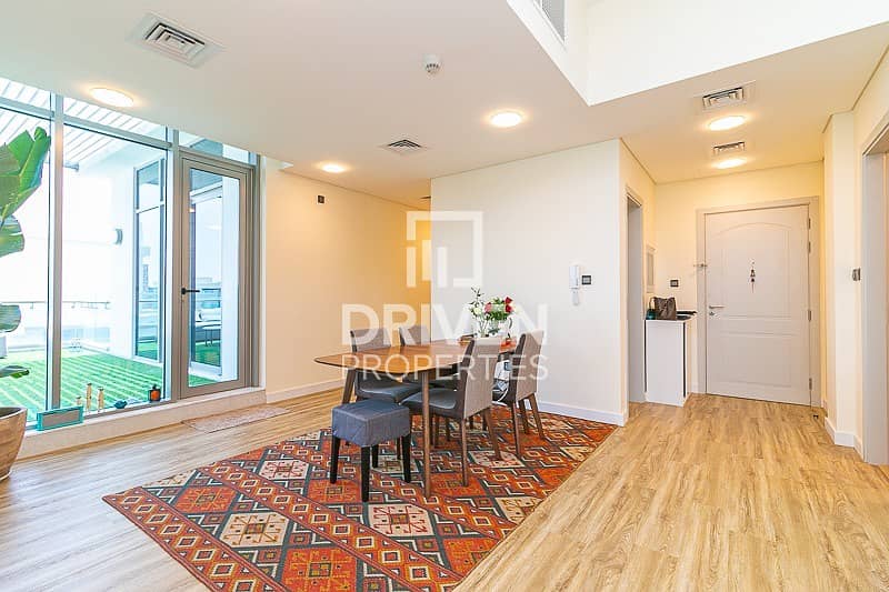 Upgraded 2 Bedroom Apartment with Terrace