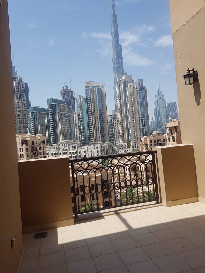 Amazing Spacious 4-Bedroom + Maid room  Burj View for rent 160,000AED