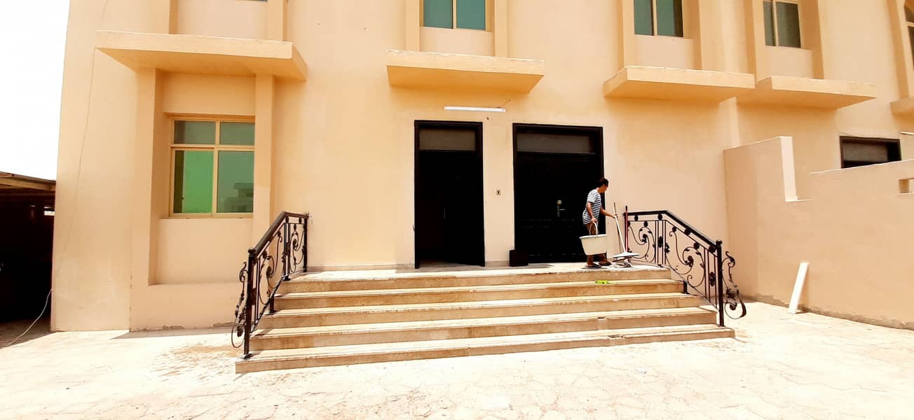 غرفة وصالة للايجار في مدينة خليفة ا 3200 شهري