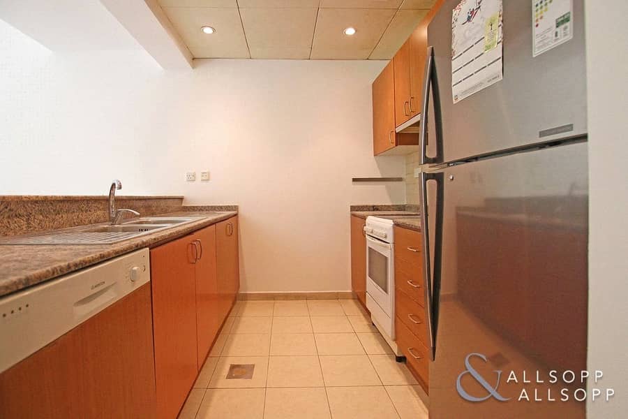 8 Upgraded Kitchen | Garden View | 3 Bed