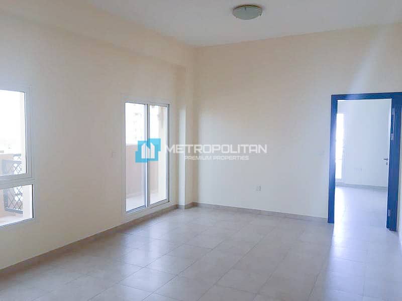 Corner 1 bedroom I huge terrace I closed kitchen I