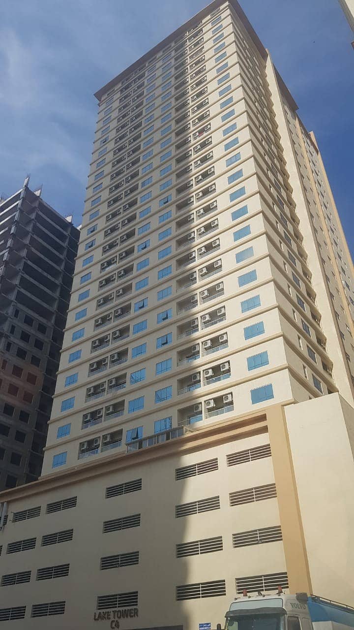 شقة في برج البحيرة،مدينة الإمارات‬ 1 غرفة 15000 درهم - 4579743