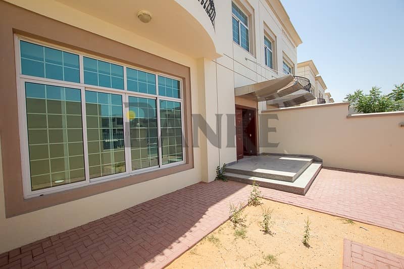 Spacious and Bright Villa Close to City Walk