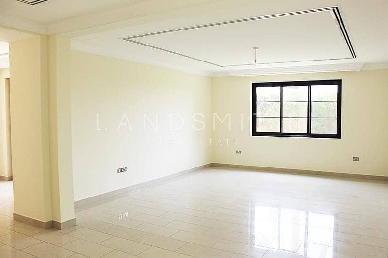 Exclusive Bright Single Row 4BR Type 4 Casa Villa Exclusive Bright Single Row 4BR Type 4 Casa Villa