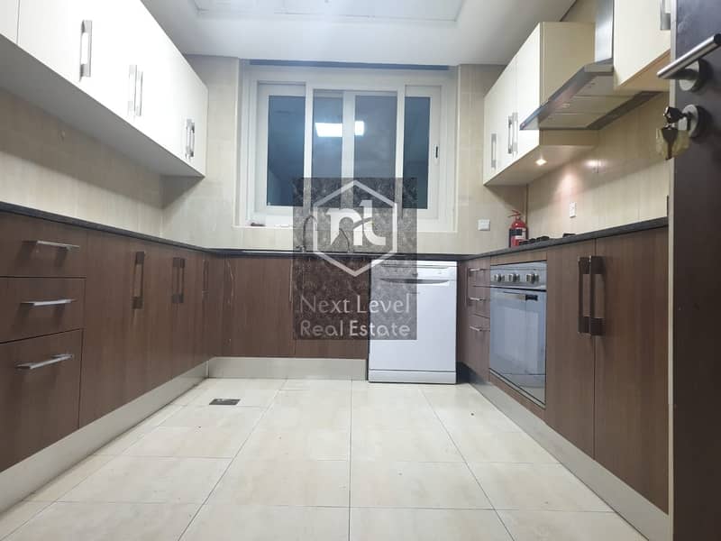 Azizi Daisy I 3 Beds with Maids I Closed Kitchen Azizi Daisy I 3 Beds with Maids I Closed Kitchen