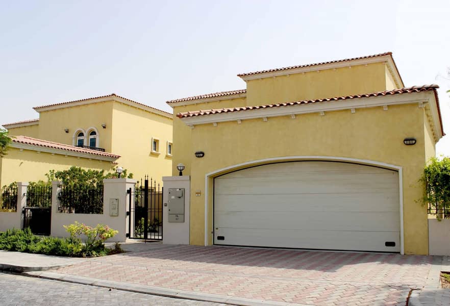 3 Bedroom Legacy Small Close to Park District 5 3 Bedroom Legacy Small Close to Park District 5
