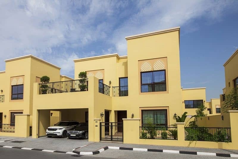 5BR villa/Nad Al Sheba/5 yrs service charge free