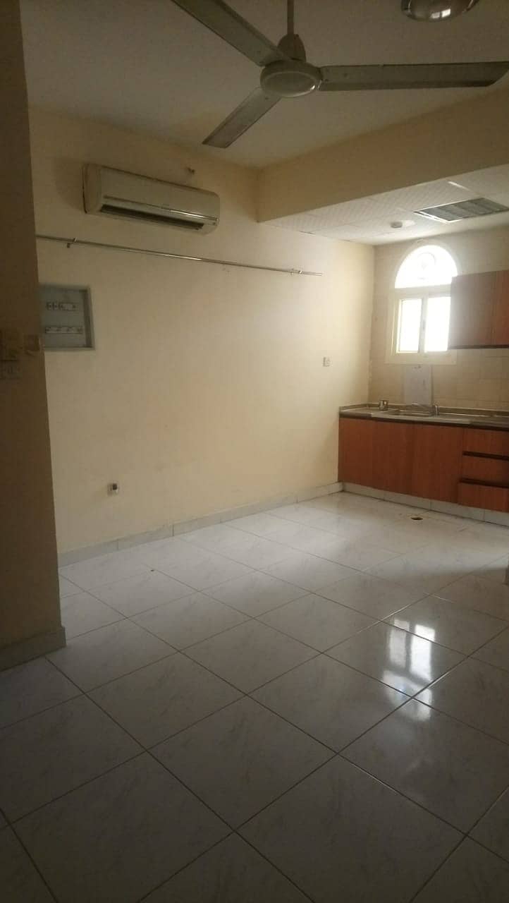 8 GGOD STUDIO FLAT AVAILABLE FOR RENT