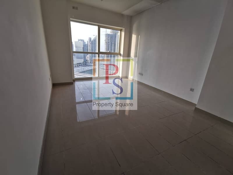 26 Ready to Move! 1BR Apt with Balcony.