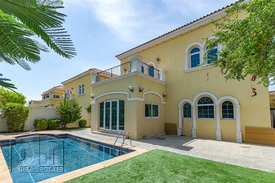 Legacy Large | 3 Bedrooms | Private Pool
