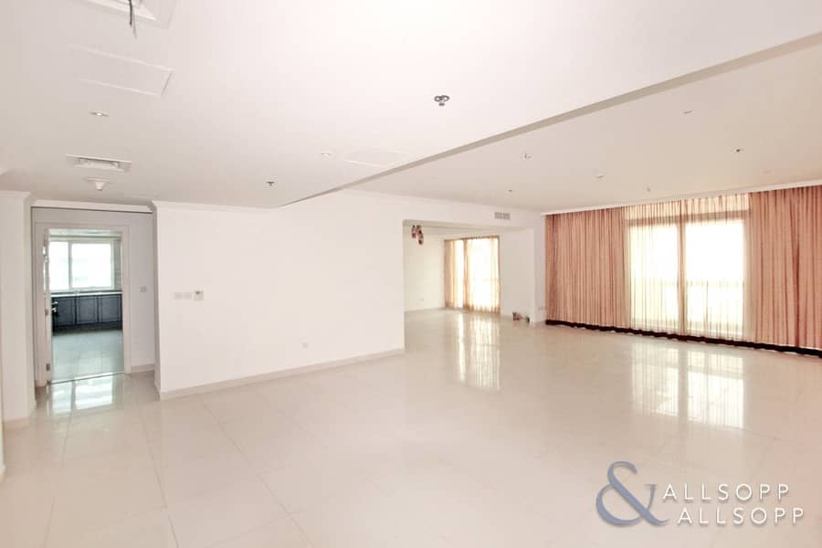 Large 3 Bed Apt | Unfurnished | 2700 Sq. Ft. Large 3 Bed Apt | Unfurnished | 2700 Sq. Ft.