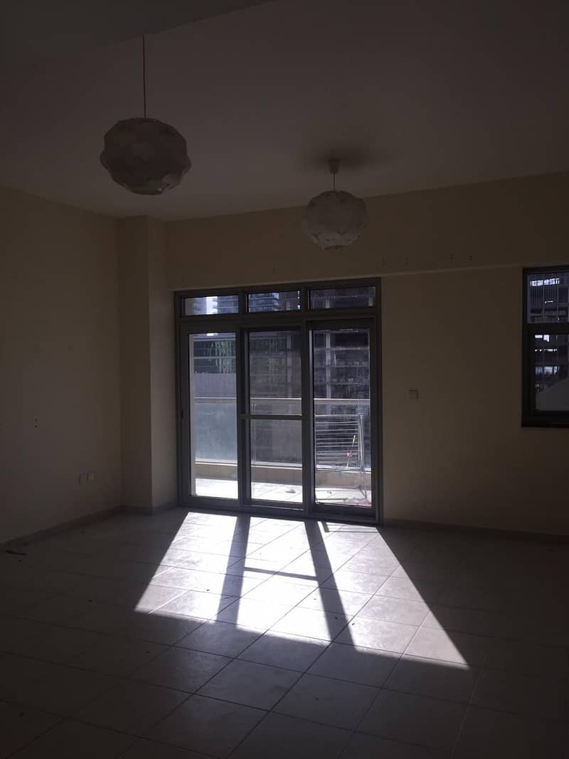 BUSINESS BAY EXECUTIVE TOWER LARGE ONE BEDROOM WITH LAUNDRY SHAIKH ZAYED ROAD VIEW FOR RENT
