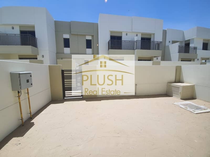 BEST PRICED ll 4 BED + MAIDS ll EXCLUSIVE VILLA AT A VERY PRIME LOCATION BEST PRICED ll 4 BED + MAIDS ll EXCLUSIVE VILLA AT A VERY PRIME LOCATION