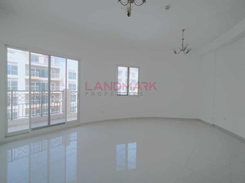 HOT DEAL! SPACIOUS  1 BHK Closed Kitchen in Warsan 4