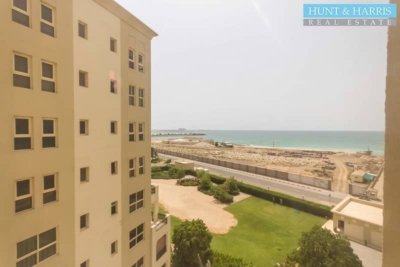 Loft Apartment with Lovely Views over Lagoon and Sea