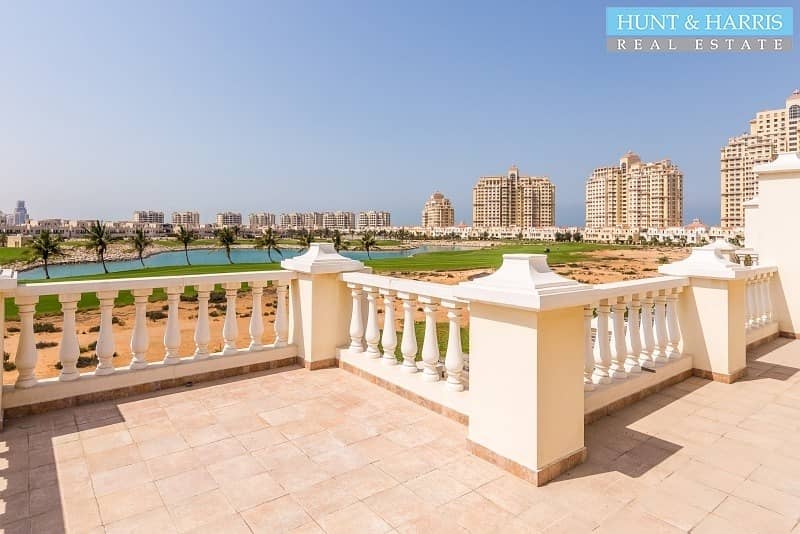 Beautifully 4 bedroom Villa - Walk to School - Golf Course View Beautifully 4 bedroom Villa - Walk to School - Golf Course View