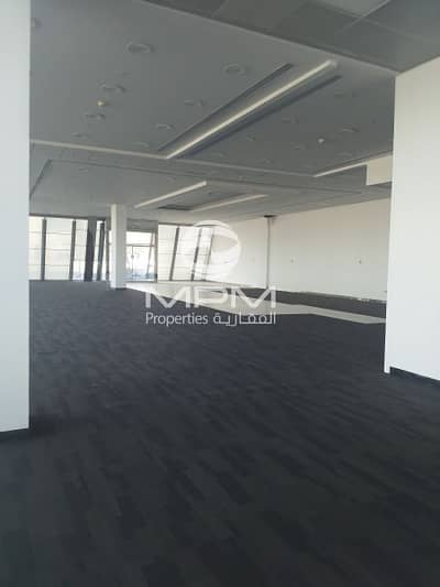 Showroom Space on prime location with easy access in deira Showroom Space on prime location with easy access in deira