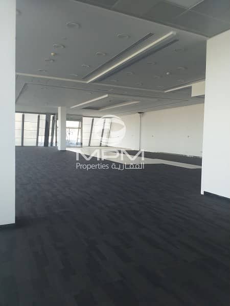 Showroom Space on prime location with easy access in deira Showroom Space on prime location with easy access in deira