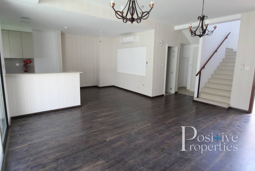UPGRADED TOWNHOUSE / WOODEN FLOORING / MOVE IN READY