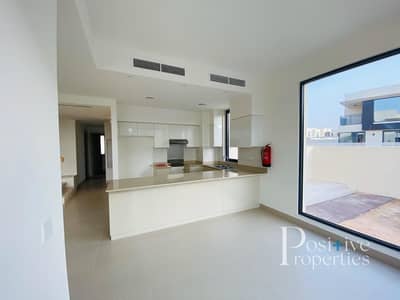 Single Row | Pool & Park Facing | Bright Light Single Row | Pool & Park Facing | Bright Light