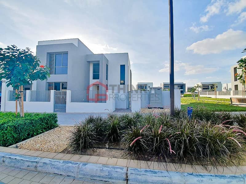 Type E5 | Single Row | Near Pool | Corner Unit Type E5 | Single Row | Near Pool | Corner Unit