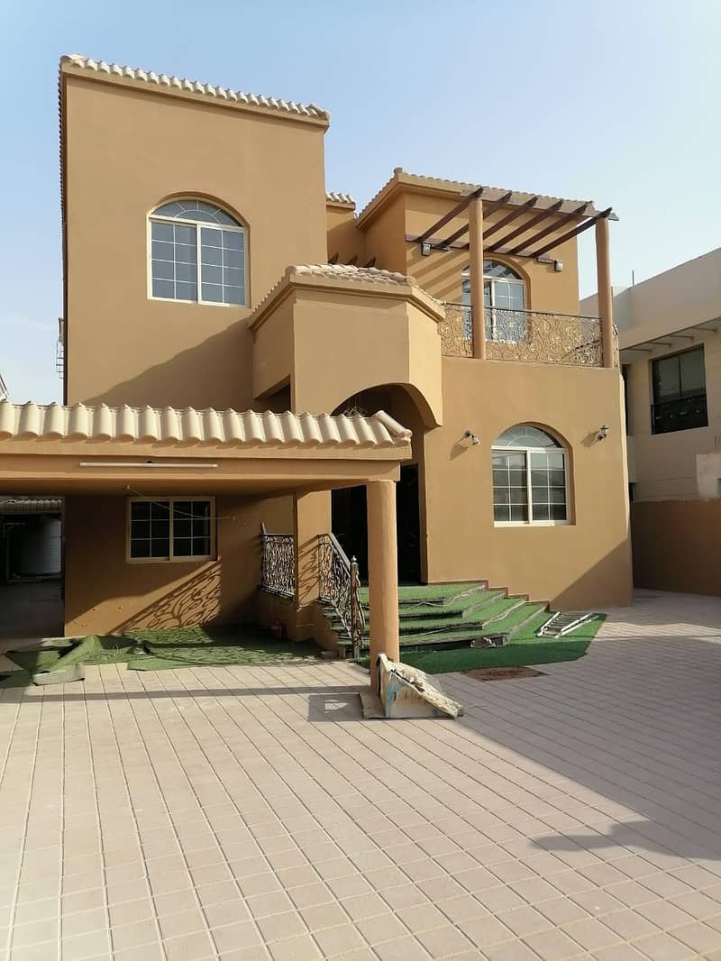 Villa for sale with excellent electricity freehold