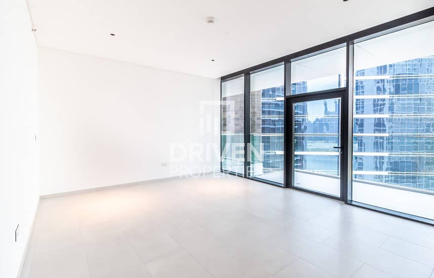 High Floor and Huge Studio with Canal View