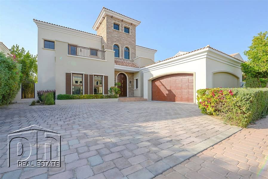 Large and Immaculate Valencia Villa | Stunning Golf Course Views | Clubhouse Included