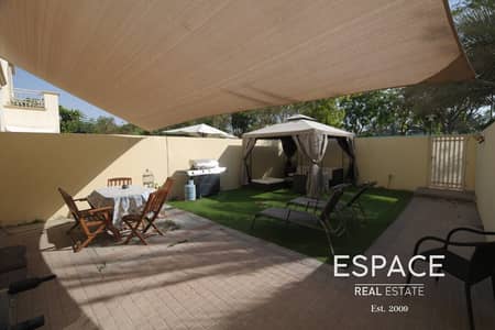 Vacant | Cash Seller | Backs Meadows Souk Vacant | Cash Seller | Backs Meadows Souk